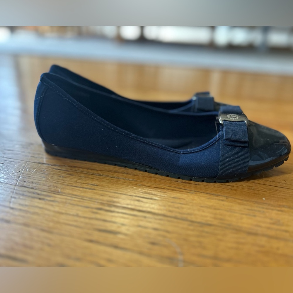 NEW Ann Klein iflex slip on Navy comfort flat women’s shoes Sz-8 silver hardware